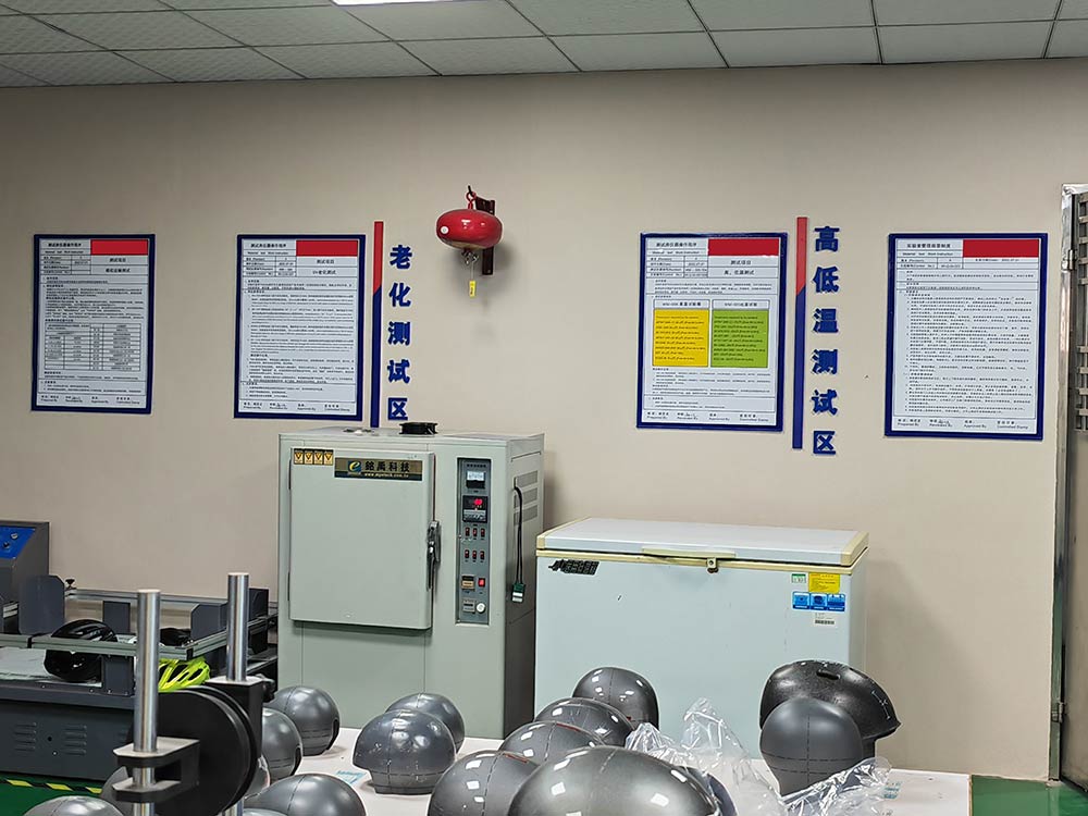 Premier Hockey Equipment: Testovacie laboratórium a výrobné zariadenie